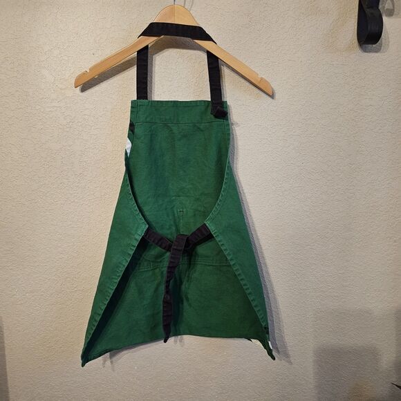 Williams Sonoma HARRY POTTER Hogwarts SLYTHERIN Apron Kids Green Black - Picture 4 of 4